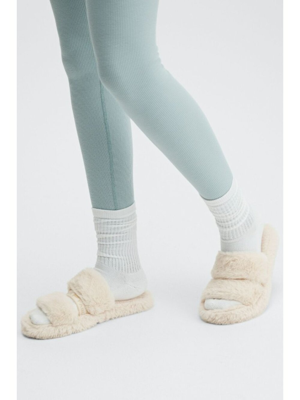Fabletics Faux Fur Slide Sandals  Size 9 Cream Plush House Slippers